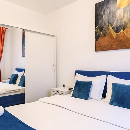 Grandis Coresi Mall Luxury Apartment-2